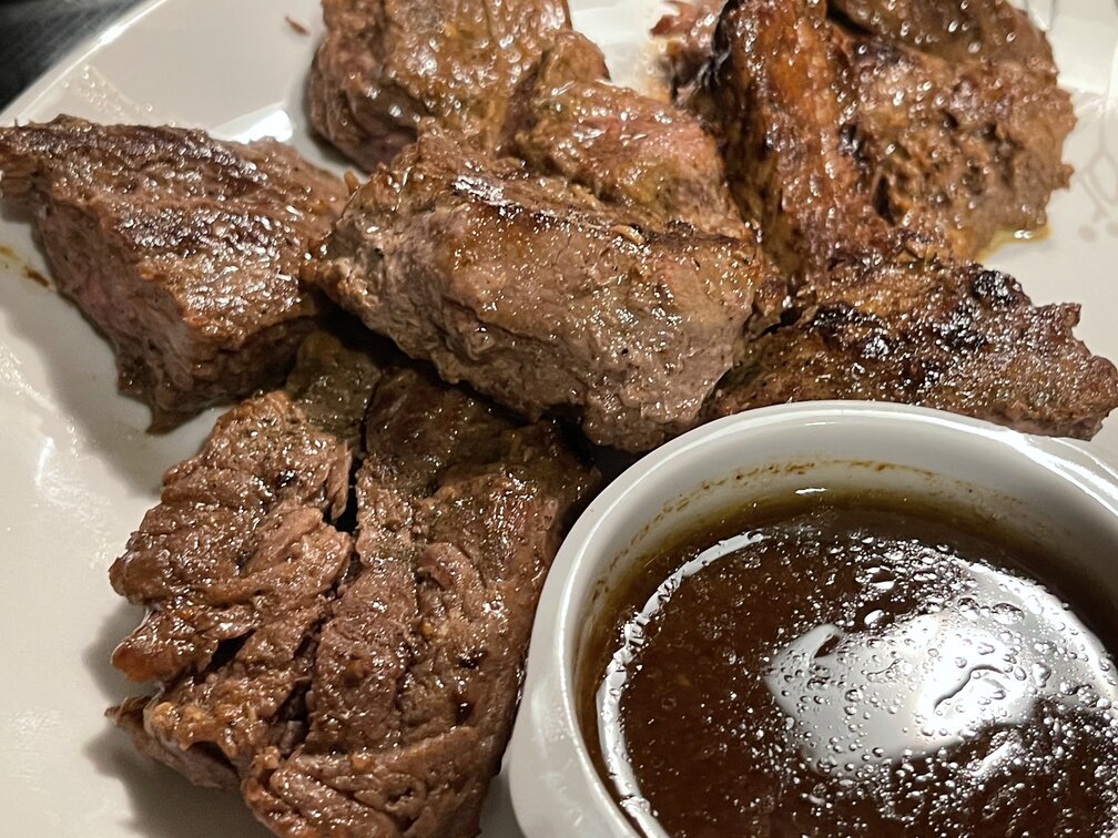 Garlic and thyme keto steak